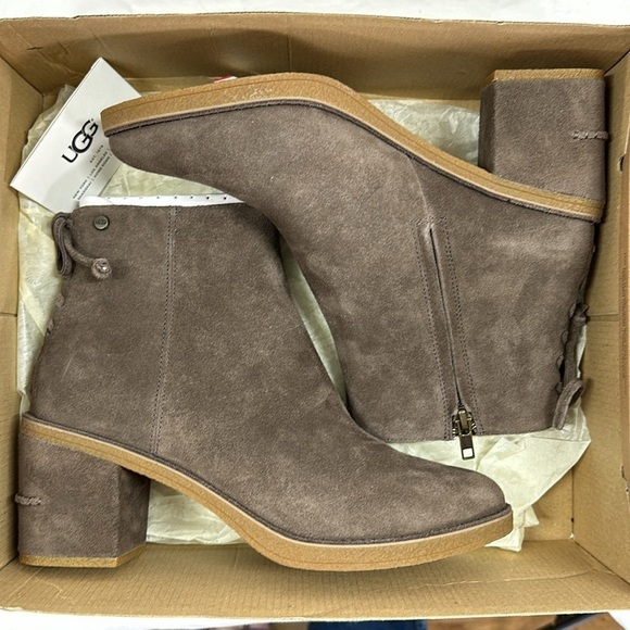 NIB UGG Corinne Suede Leather Boot, 10 - Picture 4 of 13